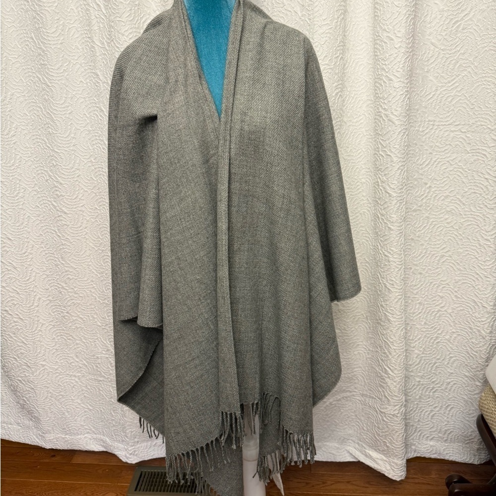 V. Fraas Gray Women's Shawl Coat